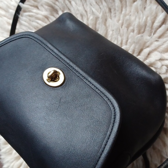 Vintage Coach crossbody - Picture 2 of 16